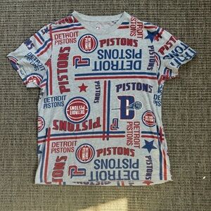 NBA Gray and Red Short Sleeve Tee